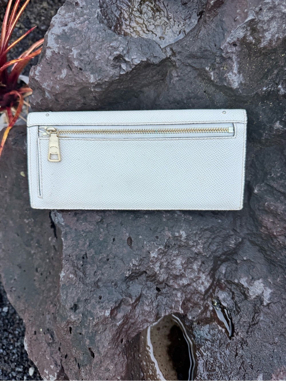 Coach New York Studded Envelope Wallet Egg Shell White Leather - Picture 3 of 9